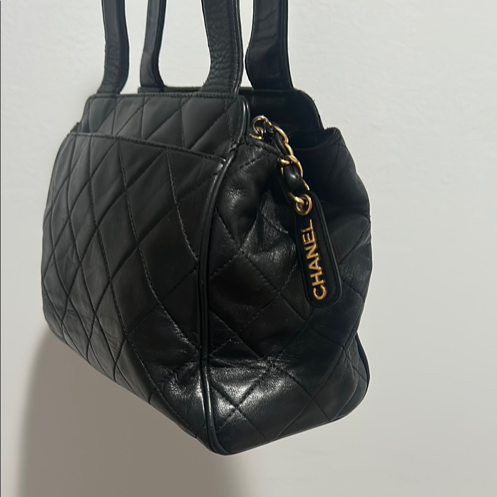 CHANEL Matelasse Black Leather 24K hardware